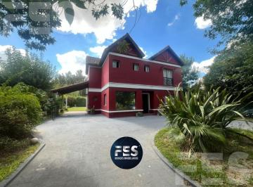 Casa · 700m² · 3 Dormitorios · Venta Casa Estilo Campo en Barrio El Lauquen