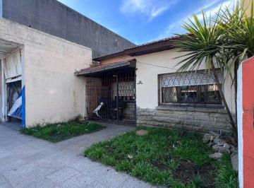 Local comercial · 149m² · 1 Cochera · Local Comercial con Casa 3 Ambientes a Reciclar