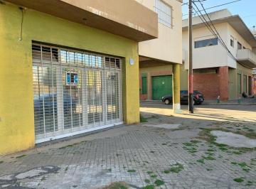 Local comercial · 98m² · 1 Ambiente · 1 Cochera · Local Comercial en Esquina / Constitucion 1870