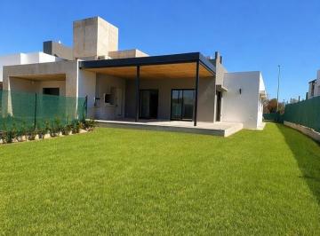 Casa · 135m² · 3 Dormitorios · Casa en Siete Soles - Casa 3 Dorm. - 3 Baños - Financiado - Entrega Inmediata
