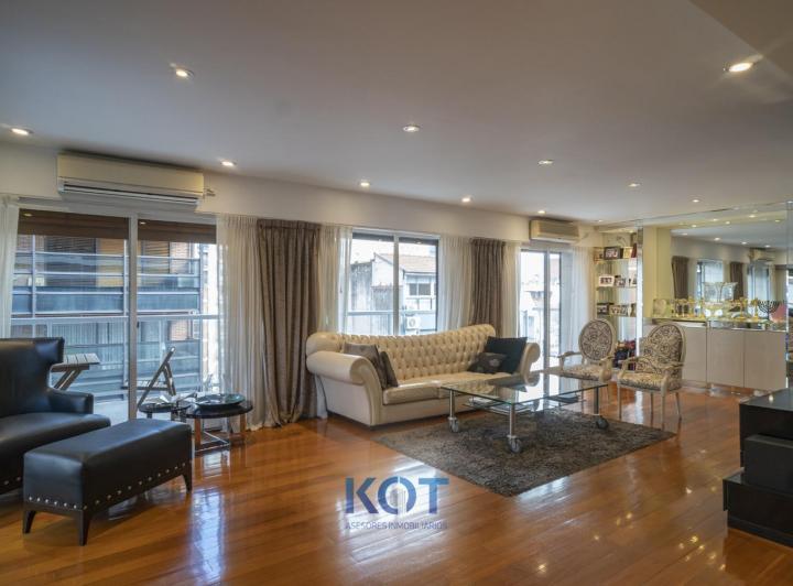 Departamento en Venta 5 Ambientes en Belgrano Piso de 263 m&sup2; con Escritorio y Cochera Doble.