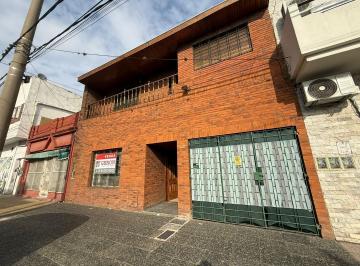 Casa · 135m² · 4 Ambientes · 1 Cochera · Chalet 4 Ambientes a m de Parana