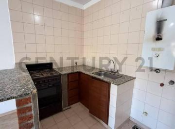 Departamento · 52m² · 3 Ambientes · 1 Cochera · 9 y 63 - Departamento en Venta de 2 Dorm. y Cochera - La Plata