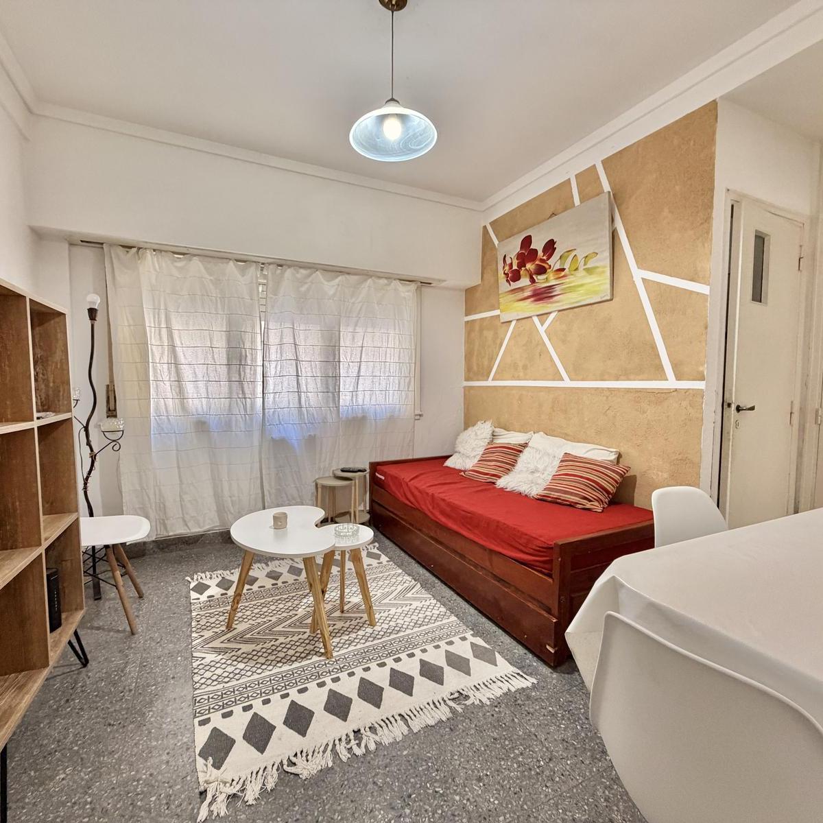 Departamento de 2 ambientes en venta ubicado en zona centro, a metros de Plaza Colón