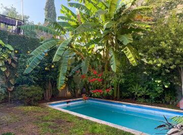 Casa · 341m² · 7 Ambientes · 1 Cochera · Casa en Venta, con Jardín, Pileta y Cochera - La Lucila, Vicente López