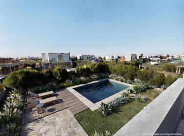 Casa · 228m² · 4 Ambientes · 2 Cocheras · Venta Casa de 4 Ambientes con Escritorio a Estrenar en Villalobos con Piscina y Cochera 3 Autos