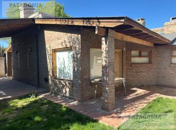 Casa · 200m² · 5 Ambientes · 2 Cocheras · Casa en Venta La Herradura