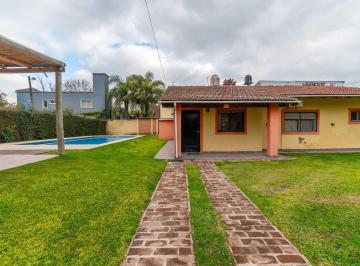 Casa · 100m² · 4 Ambientes · 3 Cocheras · Venta Casa 2dorm Quincho Jardin Pileta Alberti Pil