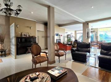 Casa · 340m² · 6 Ambientes · 4 Cocheras · Venta Casa 6 Ambientes con Gran Parque en Villa Ballester