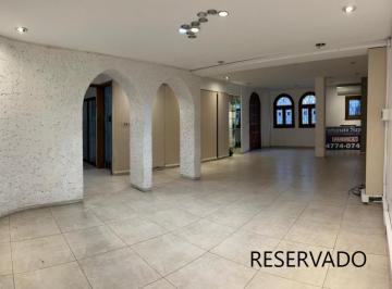 Casa · 210m² · 6 Ambientes · 1 Cochera · Reservado - Hermosa Casa de 6 Ambientes Sobre Gorostiaga y Cabildo en Alquiler