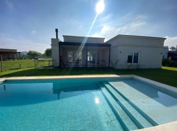 Casa · 179m² · 4 Ambientes · 3 Cocheras · Casa con Pileta Parquizada en San Ramon