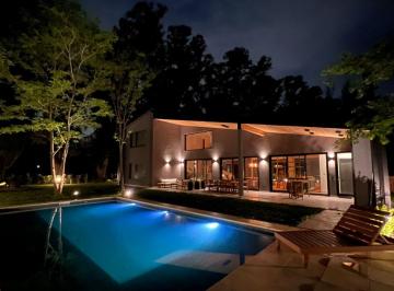 Casa de 5 ambientes, General Rodríguez · Exclusiva Casa con Piscina en Country Tessalia Casa Polo