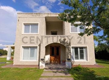 Casa · 250m² · 6 Ambientes · 2 Cocheras · Alquiler Casa 3 Dorm. Zona Sur Barrio Campos del Virrey