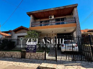 Casa · 230m² · 3 Dormitorios · Venta: Casa Sobre Aviador Matienzo, Ciudad Jardín