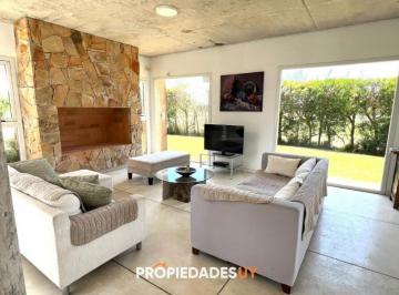 Foto1 · Casa en Rincon del Indio - 3 Suites + Dep.