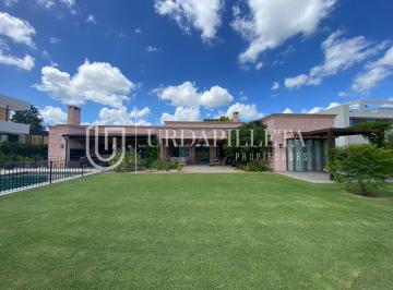 Casa · 281m² · 5 Ambientes · 2 Cocheras · Casa a La Venta Sobre Cancha de Golf en La Diligencia - Pilará - Pilar