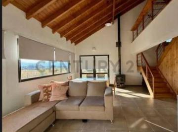Casa · 160m² · 3 Ambientes · 1 Cochera · Alquiler Casa San Martin de Los Andes. Barrio Las Marias del Valle