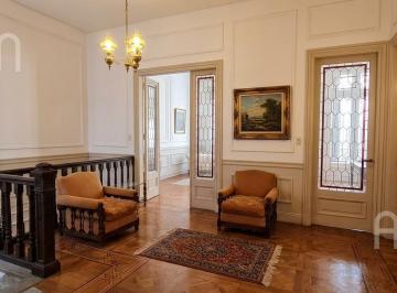 Oficina comercial · 200m² · 7 Ambientes · Alquiler PH (Independiente) Casona de Epoca 7 Amb Terraza Propia | Uso Profesional/comercial