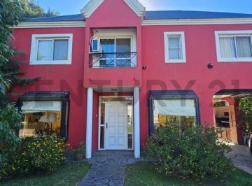 Oficina comercial · 150m² · 5 Ambientes · 1 Cochera · Venta Casa 5 Ambientes Country Boca Raton