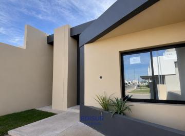 Casa · 128m² · 2 Dormitorios · Duplex 2 Dorm Pb Colinas de Manantiales
