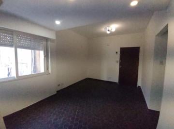 PH de 2 ambientes, Lanús · Alquiler. PH de 2 Amplios Amb en 1° Piso por Eescalera. Muy Buena Ubicacion!