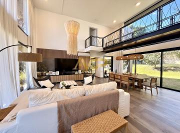 Casa · 1300m² · 7 Ambientes · 6 Cocheras · Casa de Categoria Única en Villa Carlos Paz