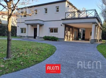 Casa · 300m² · 5 Ambientes · 2 Cocheras · Casa en Alquiler en Canning | Solar del Bosque