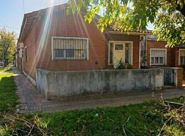 Casa de 3 ambientes, Quilmes · Chalet a m de Cno Gral. Belgrano Villa La Florida