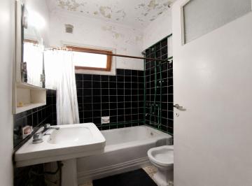 Casa · 272m² · 8 Ambientes · 1 Cochera · Venta Casa 4 Dorm Zona Comercial Godoy Cruz