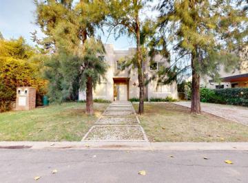 PH · 179m² · 6 Ambientes · 2 Cocheras · Casa 6 Amb en Venta en La Damasia C/pileta y Parqu