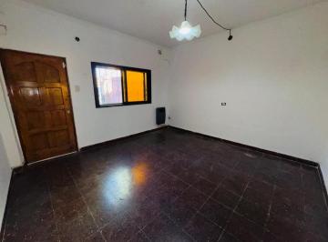 Casa · 80m² · 3 Ambientes · 1 Cochera · Casa Disponible en Alquiler