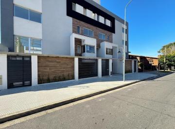 Casa · 160m² · 4 Ambientes · 2 Cocheras · Unidad 4 Ambientes en Complejo Cerrado a Estrenar. Olivos.