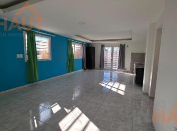Casa · 89m² · 3 Ambientes · 1 Cochera · Venta de Casa de 2 Habitaciones Apto Crédito Hipotecario