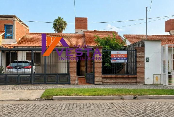 Casa · 130m² · 5 Ambientes · 2 Cocheras