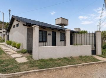 Casa · 72m² · 4 Ambientes · Venta Casa Ippv en Una Planta 3 Dorm. Lote en Esquina B° Vuriloche Bariloche