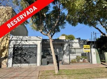 Casa · 164m² · 5 Ambientes · 2 Cocheras · Casa en Muñiz