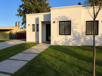 Casa · 148m² · 4 Ambientes · 1 Cochera · Casa en Venta en Barrio Santo Tomas, Derqui, Pilar
