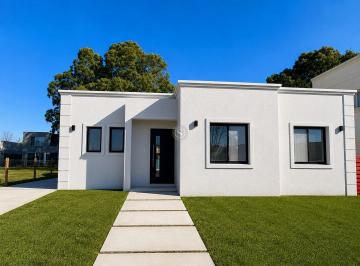 Casa · 148m² · 4 Ambientes · 1 Cochera · Casa en Venta en Barrio Santo Tomas, Derqui, Pilar