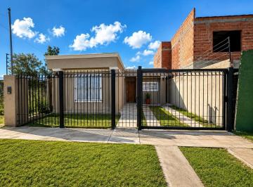 Casa · 120m² · 4 Ambientes · 2 Cocheras · Casa en Venta Puerta del Sol Campana