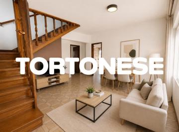 PH · 109m² · 4 Ambientes · 1 Cochera · PH Tipo Casa en Venta • Tuyuti 890 • Lanús Oeste