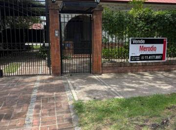 Casa de 6 ambientes, Vicente López · Exclusiva Casa en Una Planta con Parque, Pileta y Quincho en El Mejor Sector de Florida
