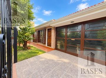 Casa · 259m² · 3 Dormitorios · 2 Cocheras · Casa en Alto Alberdi