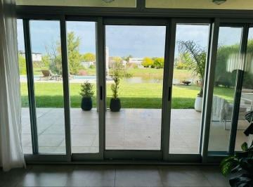 Casa de 6 ambientes, Escobar · Gran Casa de 450 m² 5 Dorm. 6 Baños Sobre Lago Unica Barrio Islas