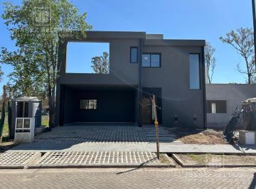Casa · 250m² · 3 Ambientes · 2 Cocheras · Venta Casa 2 Dorm. a Estrenar en Nuevo Malagueño