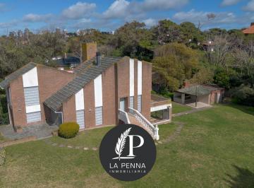 Casa · 293m² · 8 Ambientes · 1 Cochera · Casa Venta Pinamar