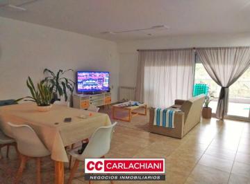 Casa · 3 Ambientes · 1 Cochera · Casa en Las Parejas
