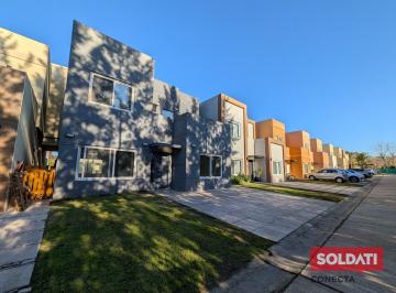 Casa · 130m² · 5 Ambientes · 2 Cocheras · Casa en Alquiler Barrio Cerrado Bs As Village en Bella Vista