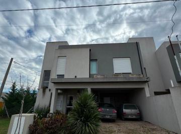 Casa de 3 ambientes, Bahía Blanca · Casa en Venta – Apta Credito