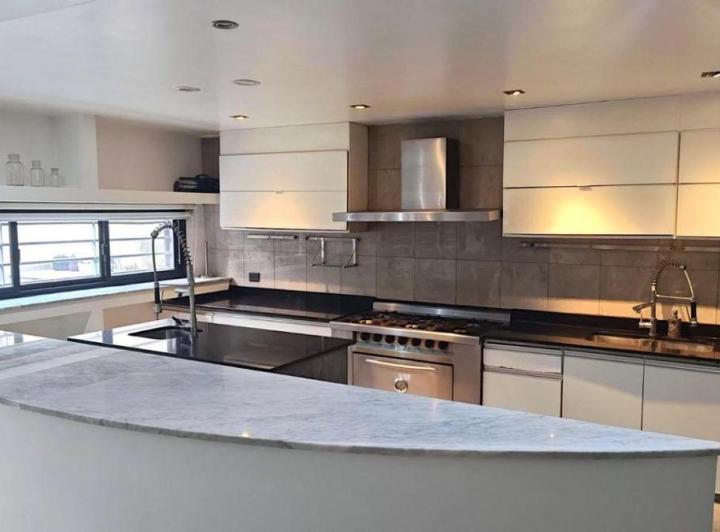 Casa · 189m² · 8 Ambientes · 1 Cochera