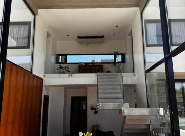 Casa · 300m² · 6 Ambientes · 2 Cocheras · Casa en Venta Terralagos Ezeiza 6 Ambientes